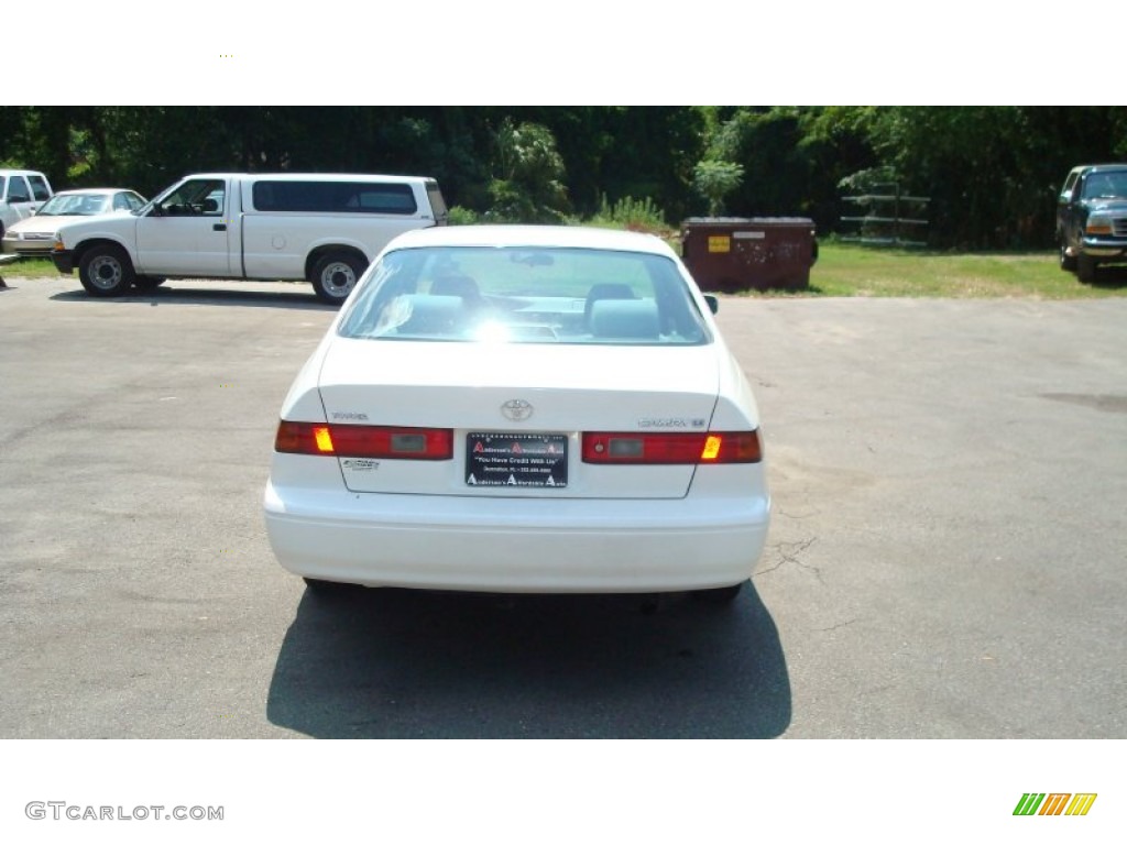 1998 Camry LE - Super White / Sage photo #4