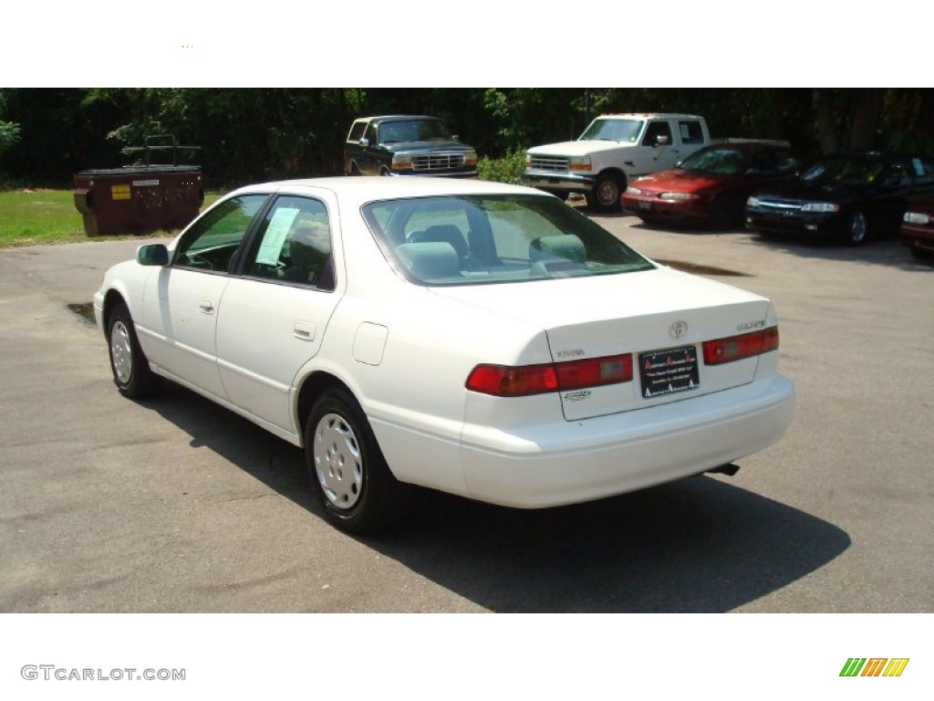 1998 Camry LE - Super White / Sage photo #5