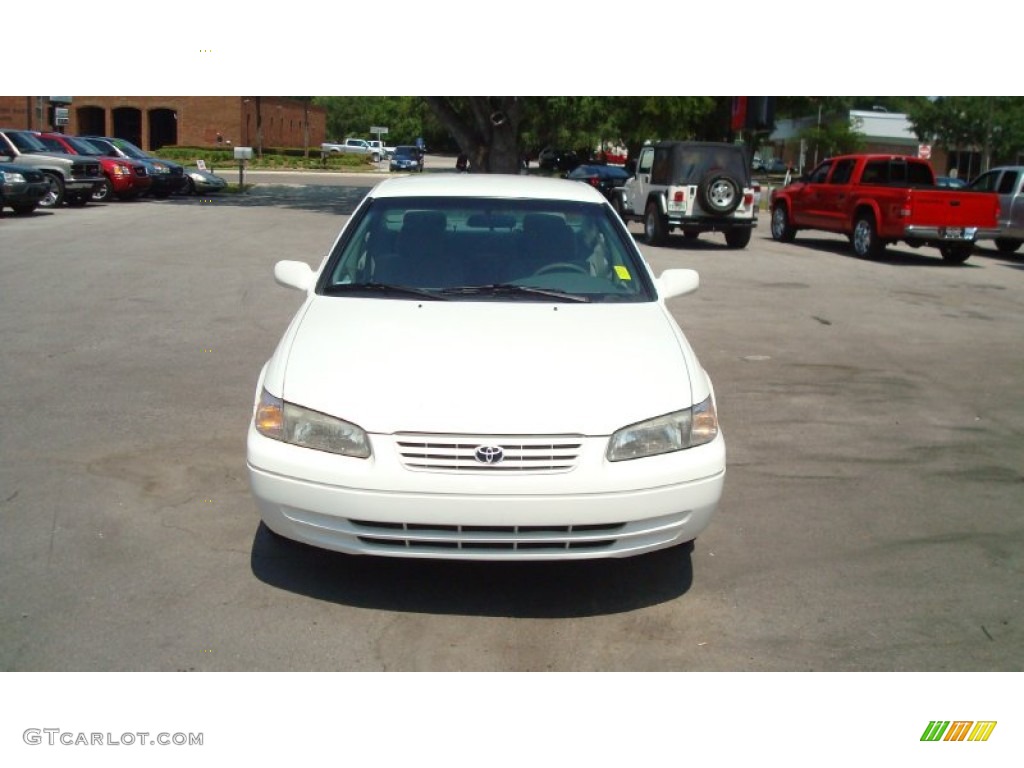 1998 Camry LE - Super White / Sage photo #8