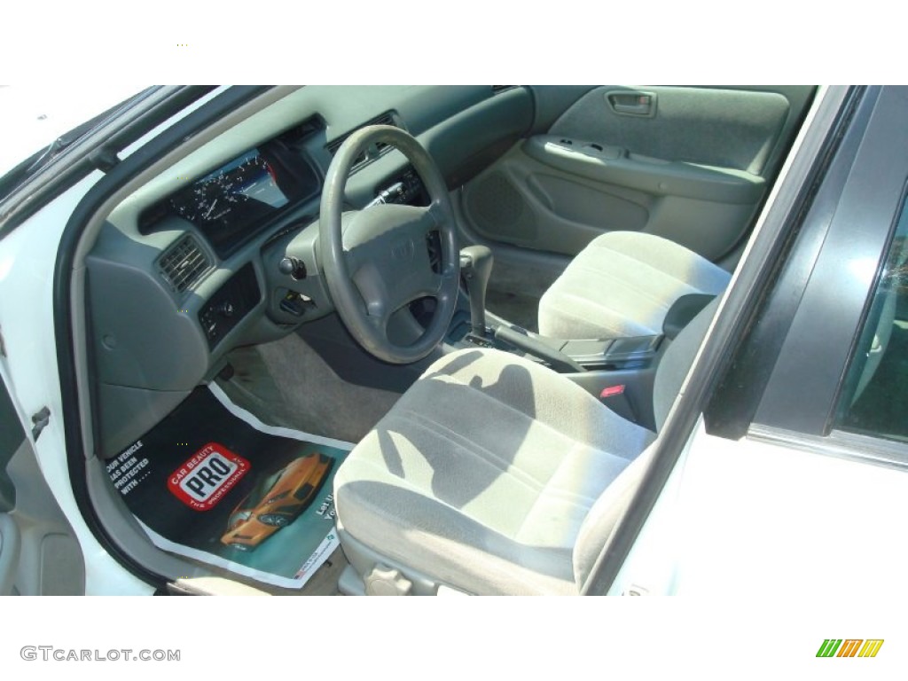 1998 Camry LE - Super White / Sage photo #10