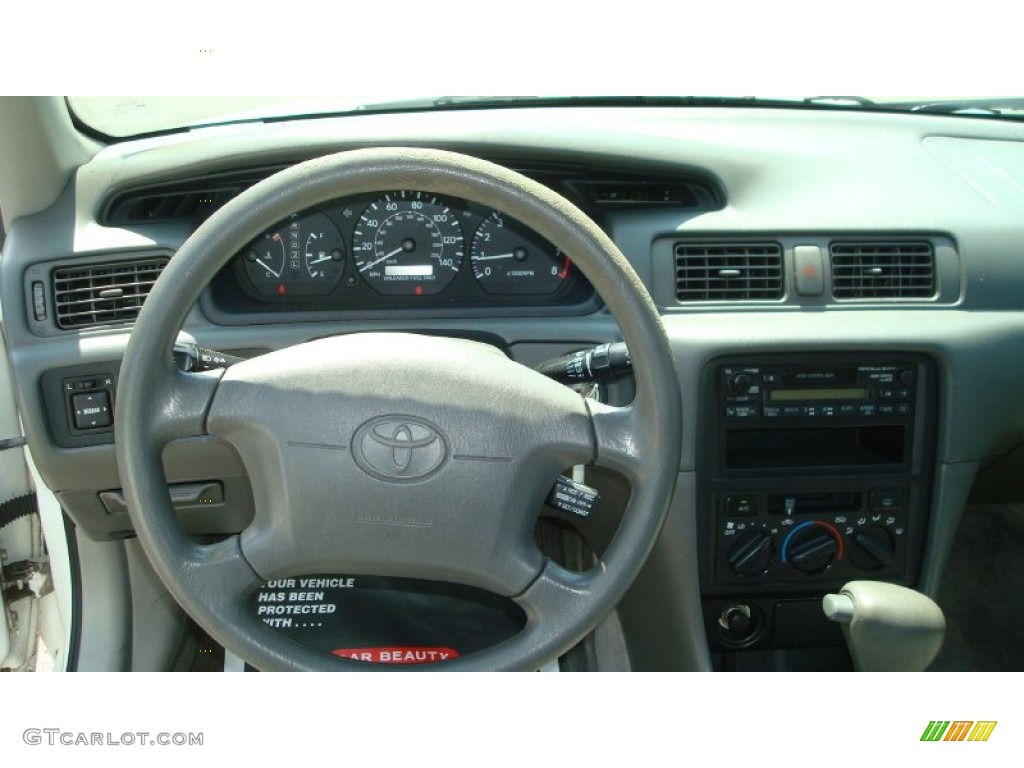 1998 Camry LE - Super White / Sage photo #11