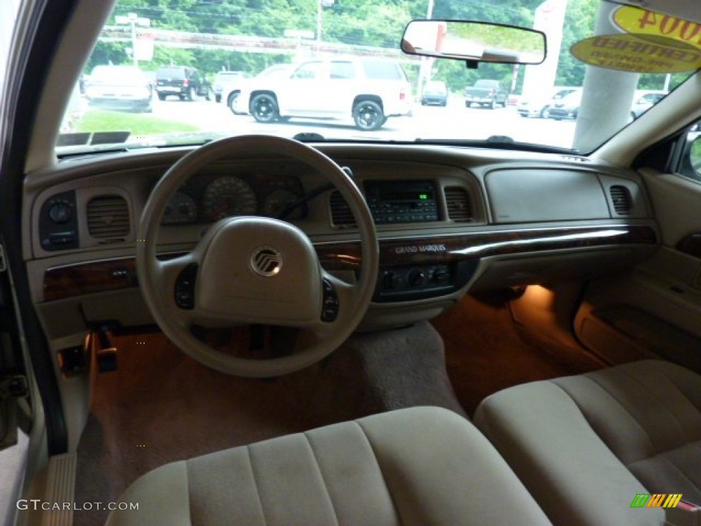2004 Grand Marquis GS - Arizona Beige Metallic / Medium Parchment photo #10