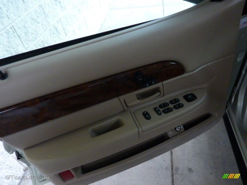 2004 Grand Marquis GS - Arizona Beige Metallic / Medium Parchment photo #11