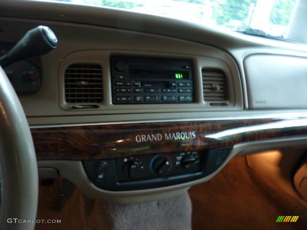 2004 Grand Marquis GS - Arizona Beige Metallic / Medium Parchment photo #13