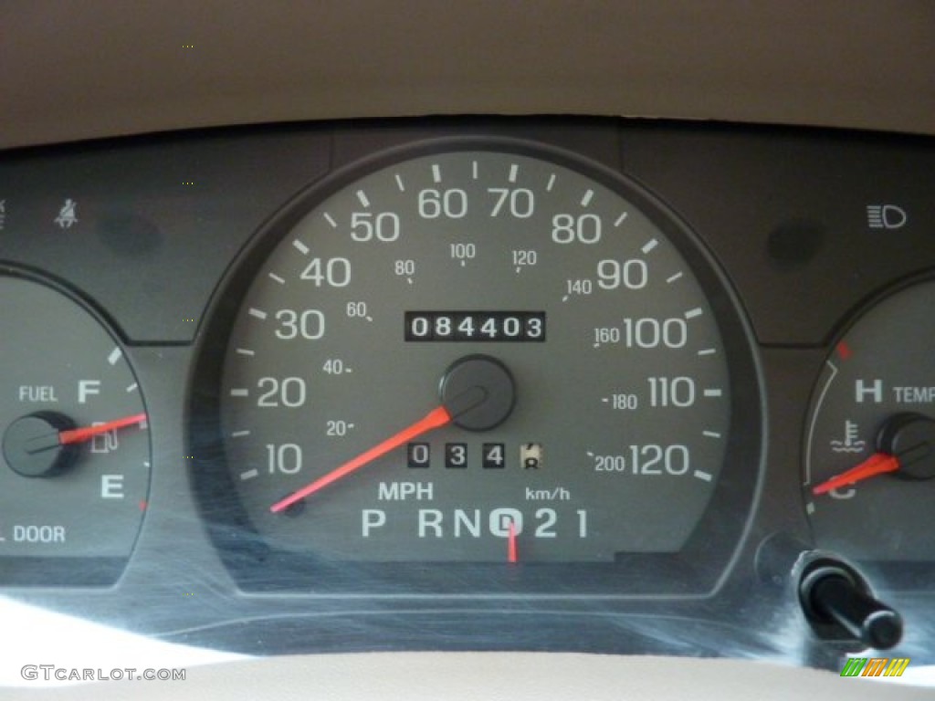 2004 Grand Marquis GS - Arizona Beige Metallic / Medium Parchment photo #14