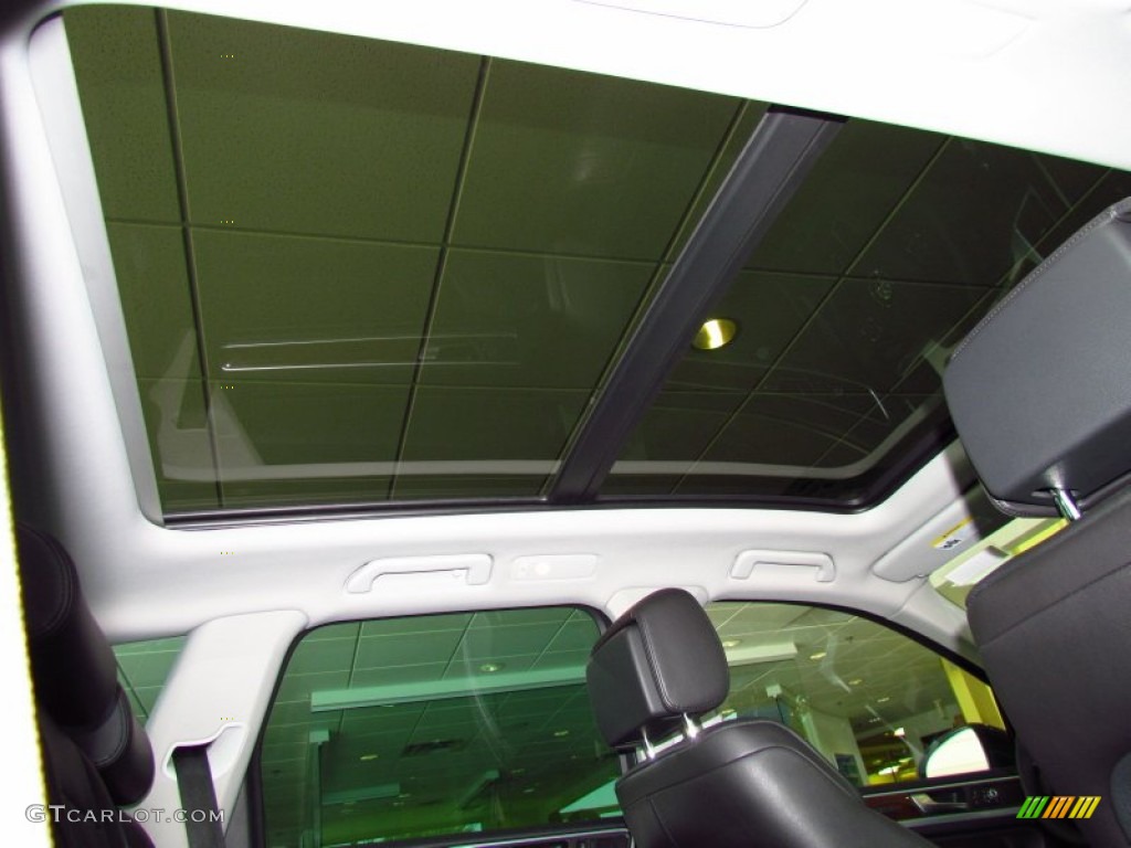 2011 Volkswagen Touareg TDI Sport 4XMotion Sunroof Photos