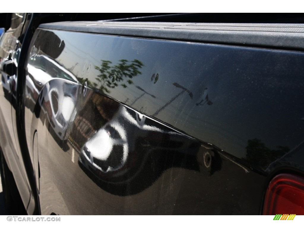 2007 Tundra SR5 Regular Cab - Black / Graphite Gray photo #33