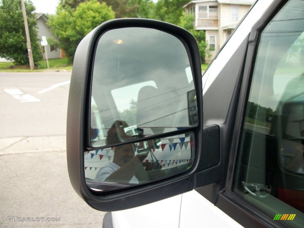 2008 Express 2500 Cargo Van - Summit White / Medium Pewter photo #20