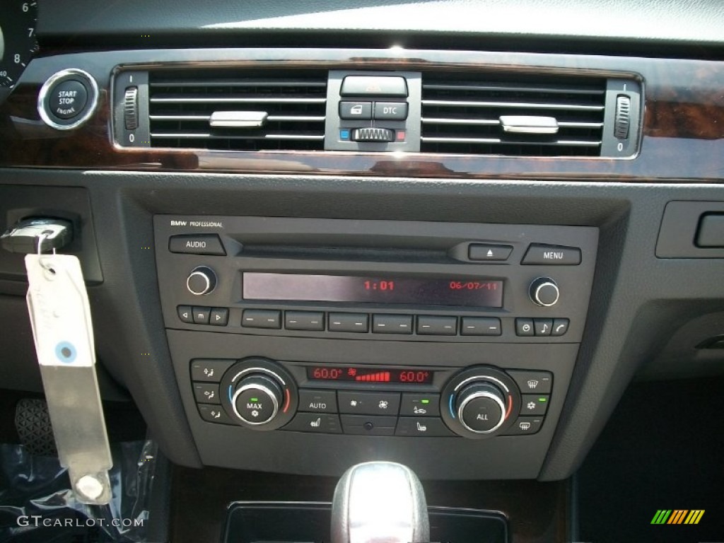 2011 BMW 3 Series 328i Convertible Controls Photo #50291388