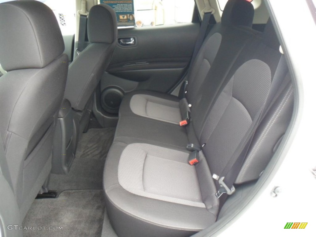 2011 Rogue SV AWD - Pearl White / Black photo #4