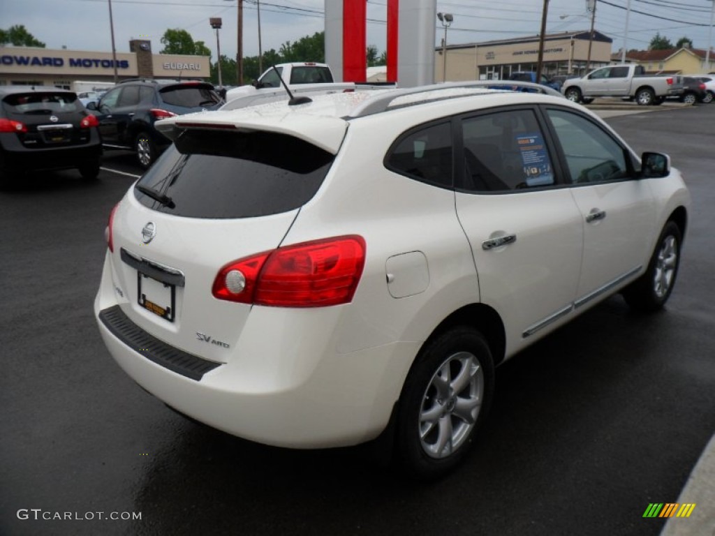 2011 Rogue SV AWD - Pearl White / Black photo #9