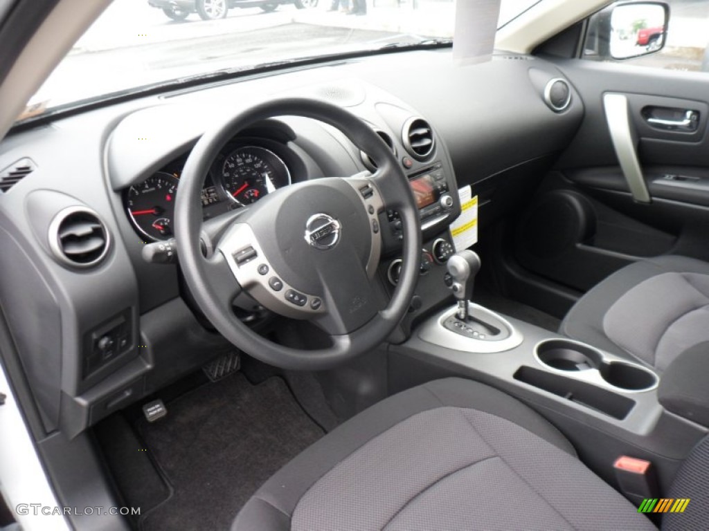 2011 Rogue SV AWD - Pearl White / Black photo #13