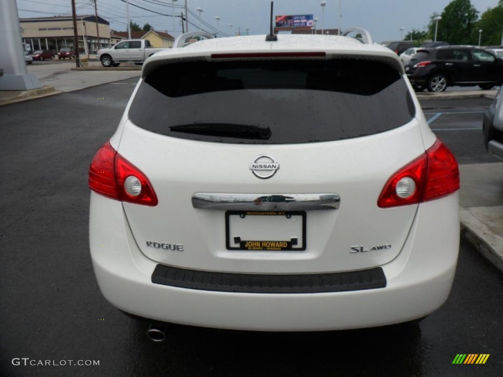 2011 Rogue SL AWD - Pearl White / Gray photo #8
