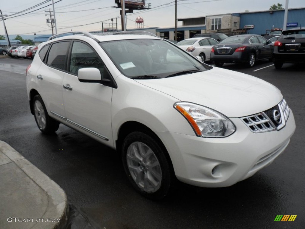 2011 Rogue SL AWD - Pearl White / Gray photo #10