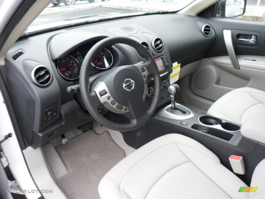 2011 Rogue SL AWD - Pearl White / Gray photo #13