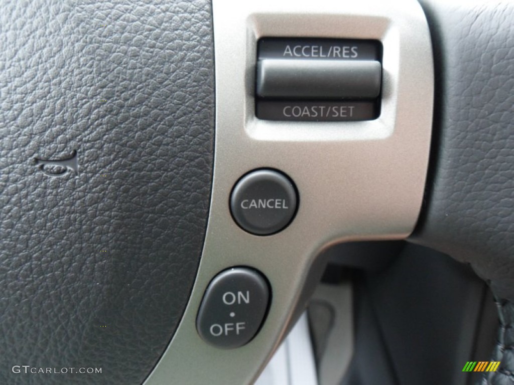 2011 Rogue SL AWD - Pearl White / Gray photo #19