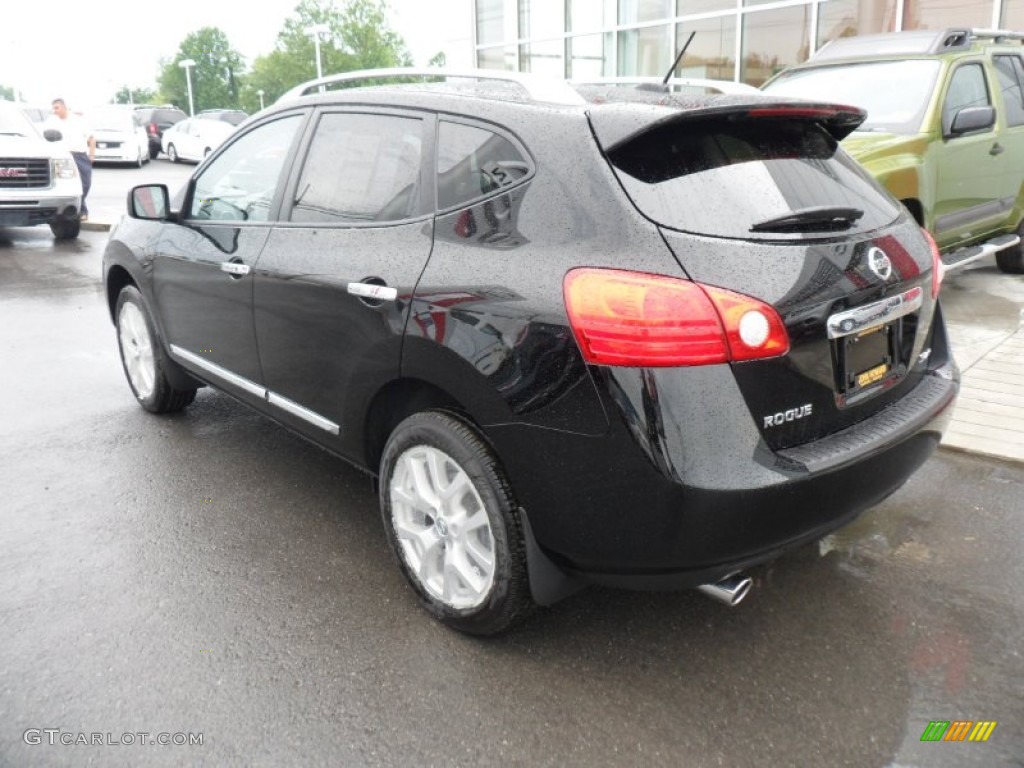 2011 Rogue SL AWD - Wicked Black / Black photo #7