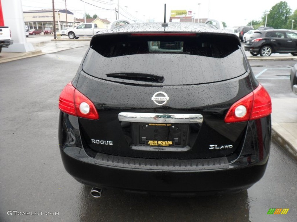 2011 Rogue SL AWD - Wicked Black / Black photo #8