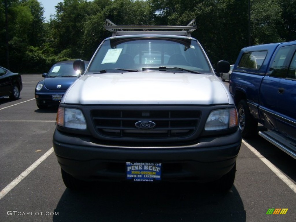 2002 F150 XL Regular Cab 4x4 - Silver Metallic / Medium Graphite photo #2