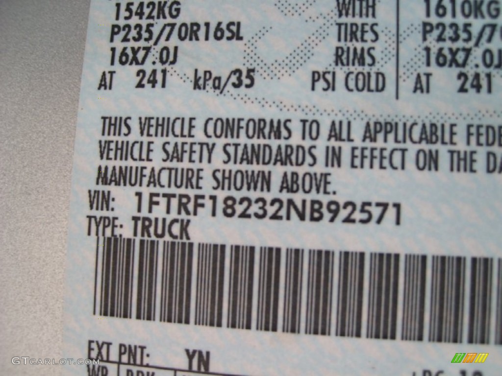 2002 F150 XL Regular Cab 4x4 - Silver Metallic / Medium Graphite photo #15