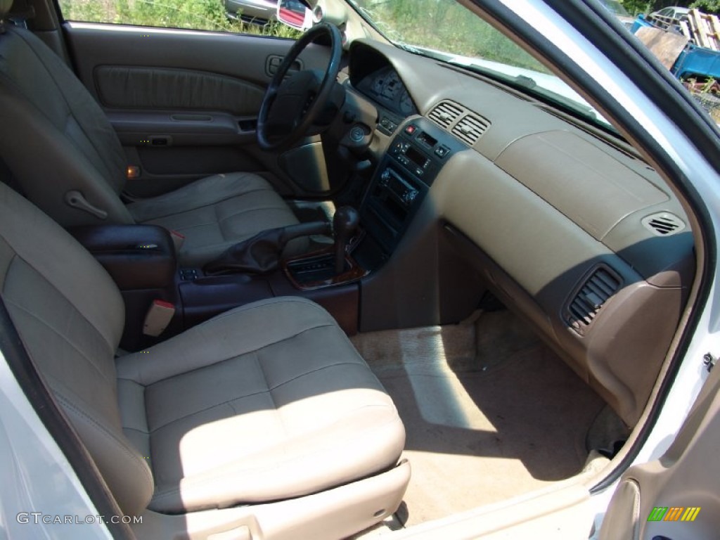 1998 Maxima GXE - Arctic White Pearl Metallic / Beige photo #12