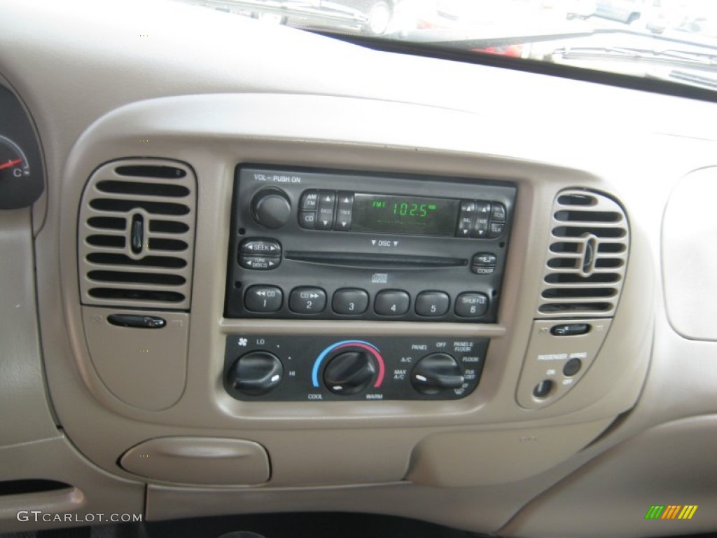 2003 Ford F150 XL Regular Cab Controls Photo #50296566