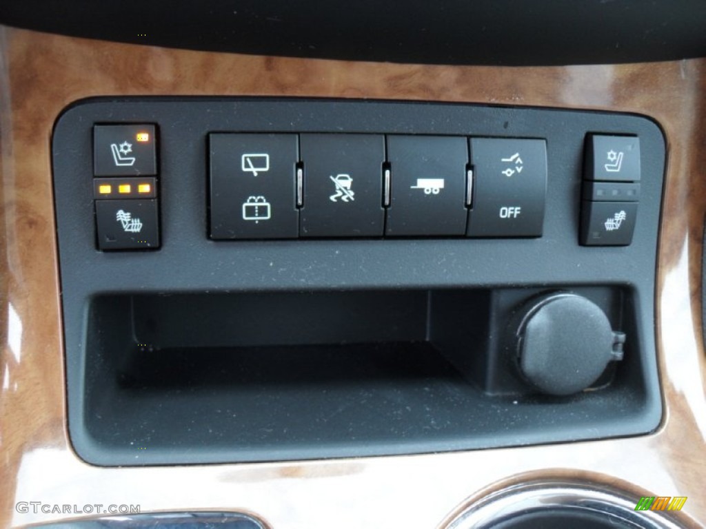 2011 Buick Enclave CXL AWD Controls Photo #50296698