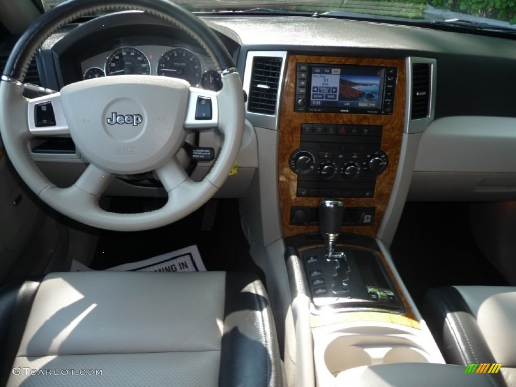 2008 Grand Cherokee Limited 4x4 - Black / Dark Slate Gray/Light Graystone photo #9