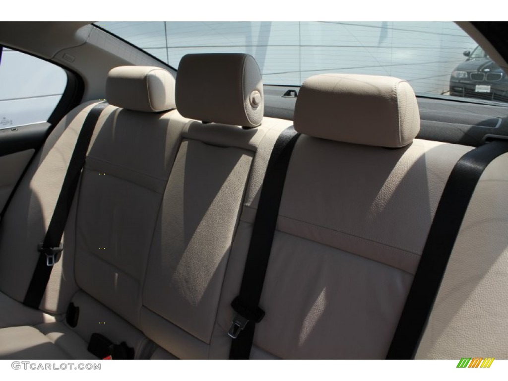 2010 3 Series 335i xDrive Sedan - Jet Black / Oyster/Black Dakota Leather photo #18