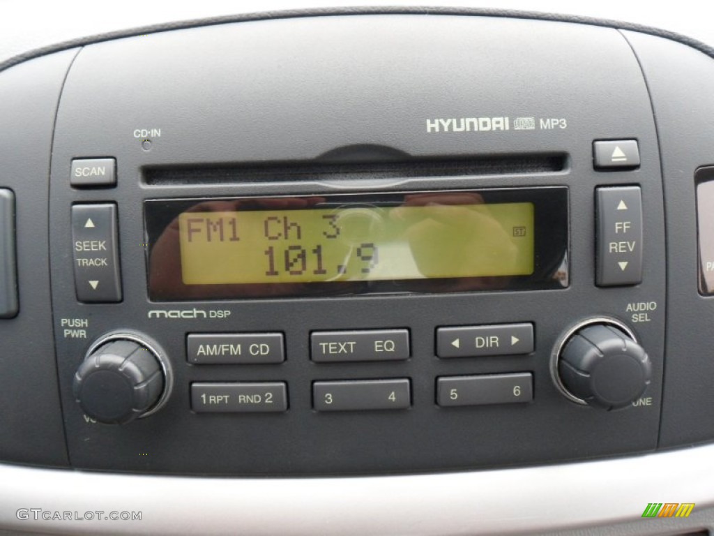 2006 Hyundai Sonata GL Controls Photo #50302149