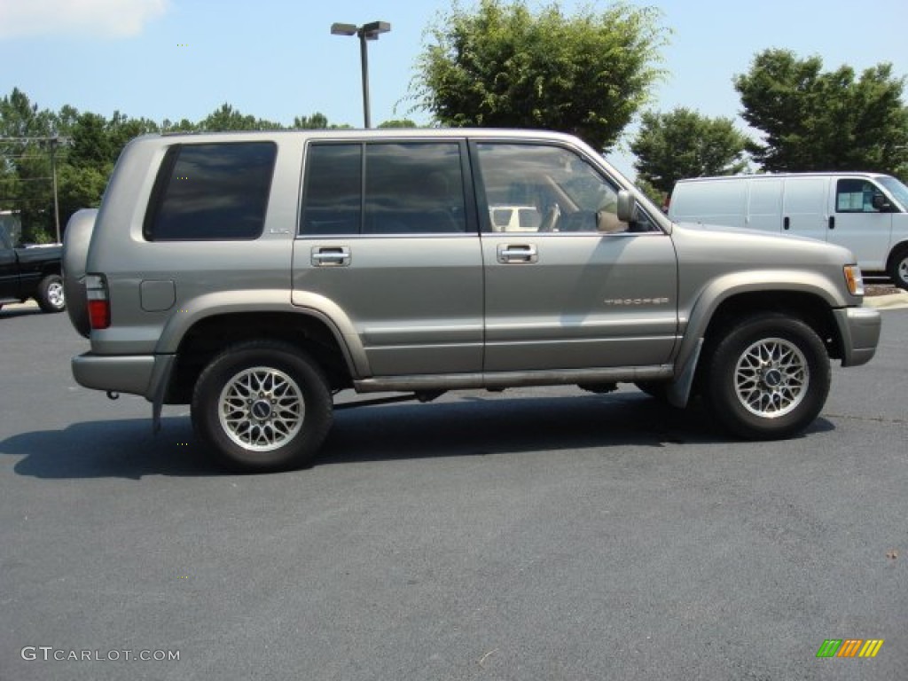 Moonmist Gray Mica 2001 Isuzu Trooper LS Exterior Photo #50303451