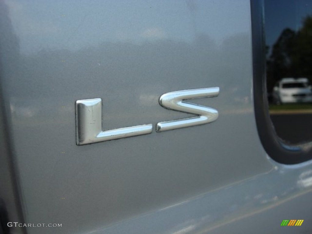 2001 Isuzu Trooper LS Marks and Logos Photo #50303634