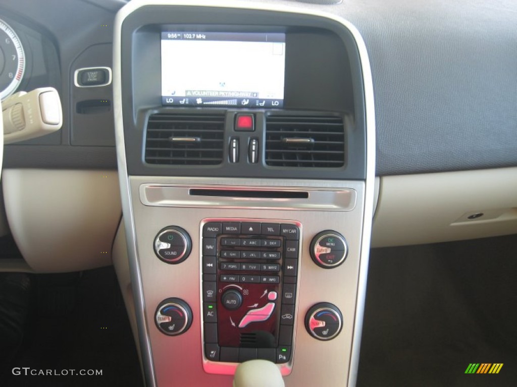 2011 Volvo XC60 T6 AWD Controls Photo #50304072