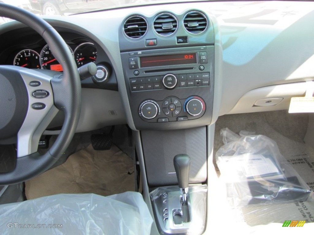 2012 Nissan Altima 2.5 Controls Photo #50307663