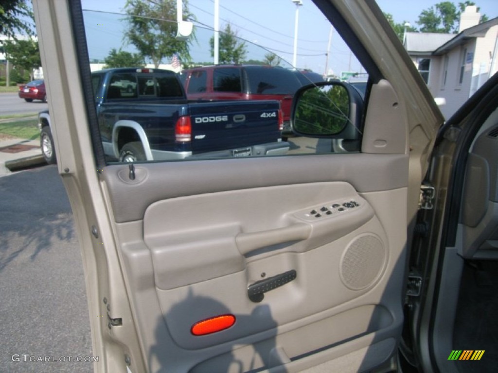 2002 Ram 1500 SLT Quad Cab 4x4 - Light Almond Pearl / Taupe photo #16