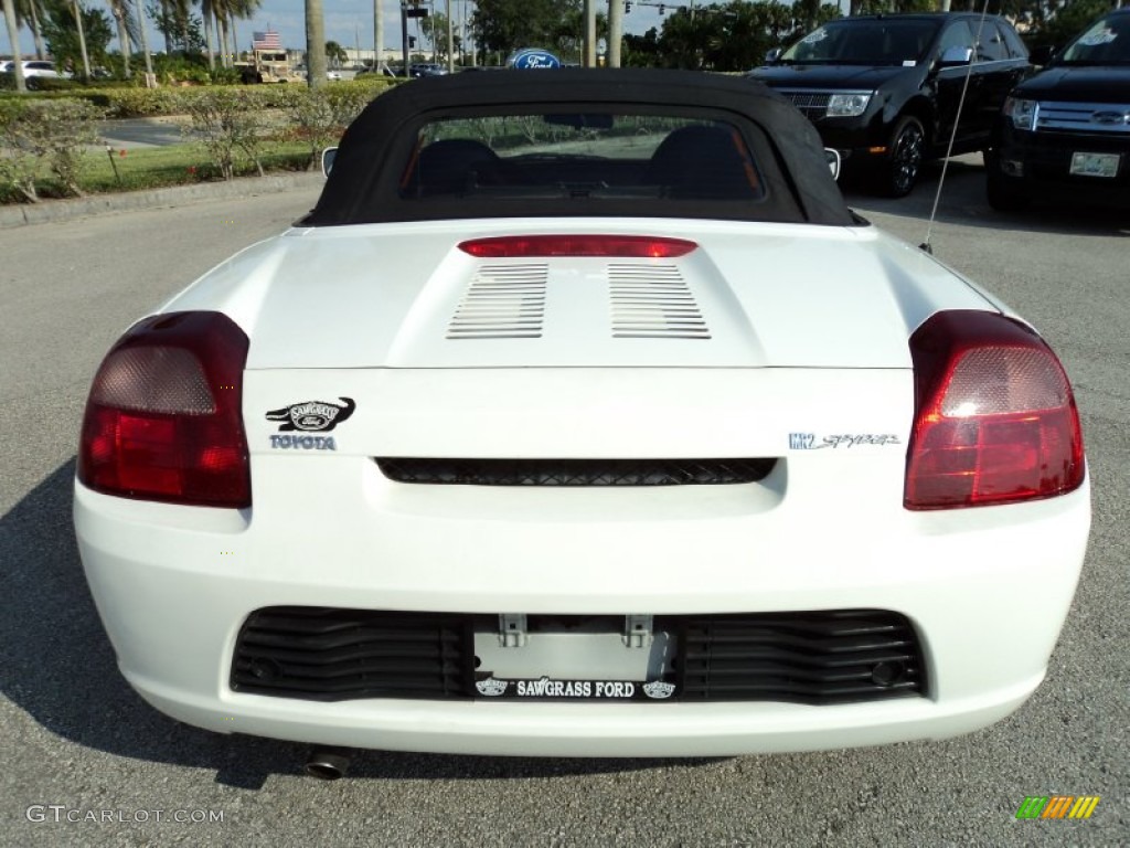 2002 MR2 Spyder Roadster - Super White / Black photo #7
