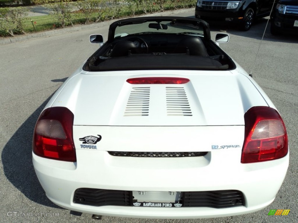 2002 MR2 Spyder Roadster - Super White / Black photo #9