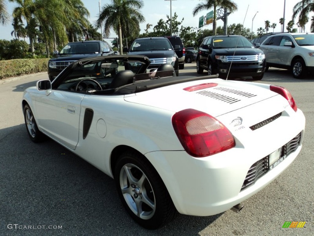 2002 MR2 Spyder Roadster - Super White / Black photo #10