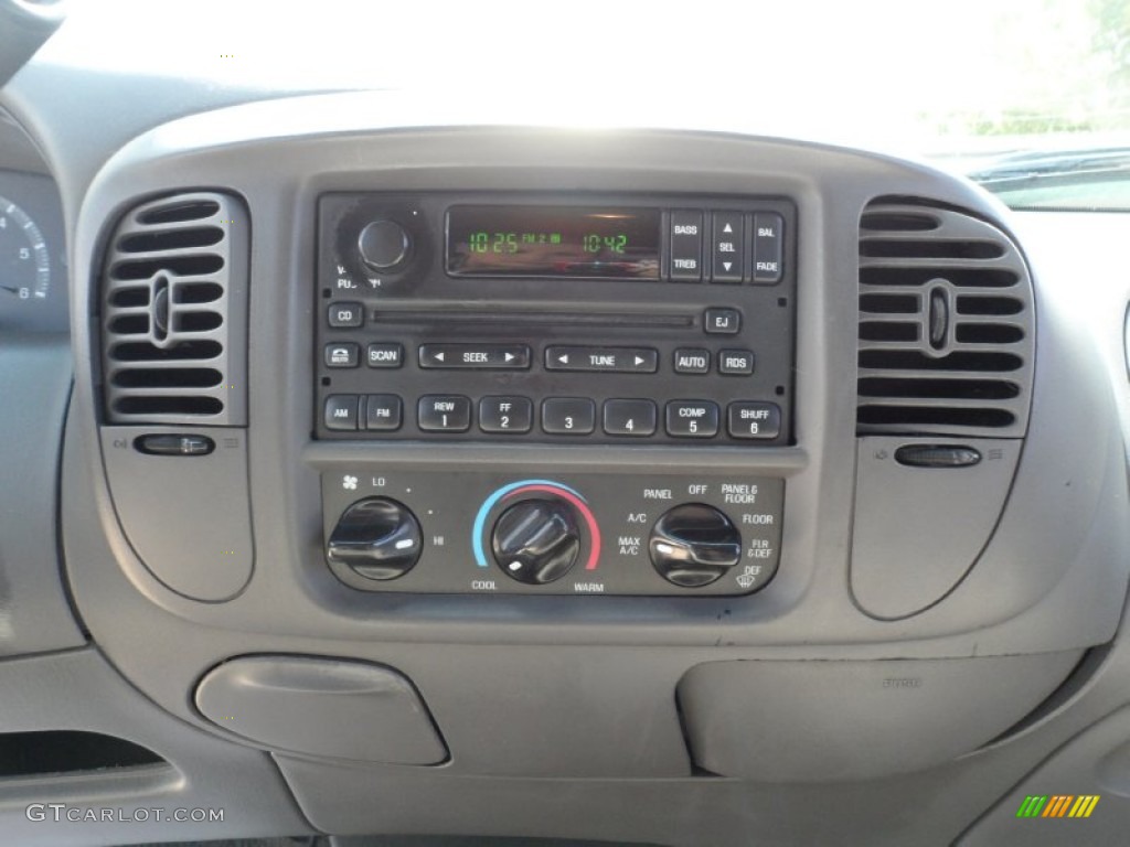 2002 Ford F150 XLT SuperCrew Controls Photo #50318541