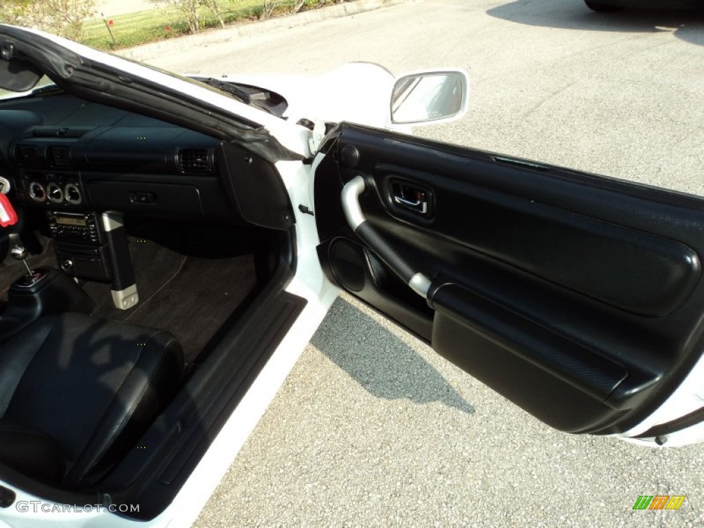 2002 MR2 Spyder Roadster - Super White / Black photo #20