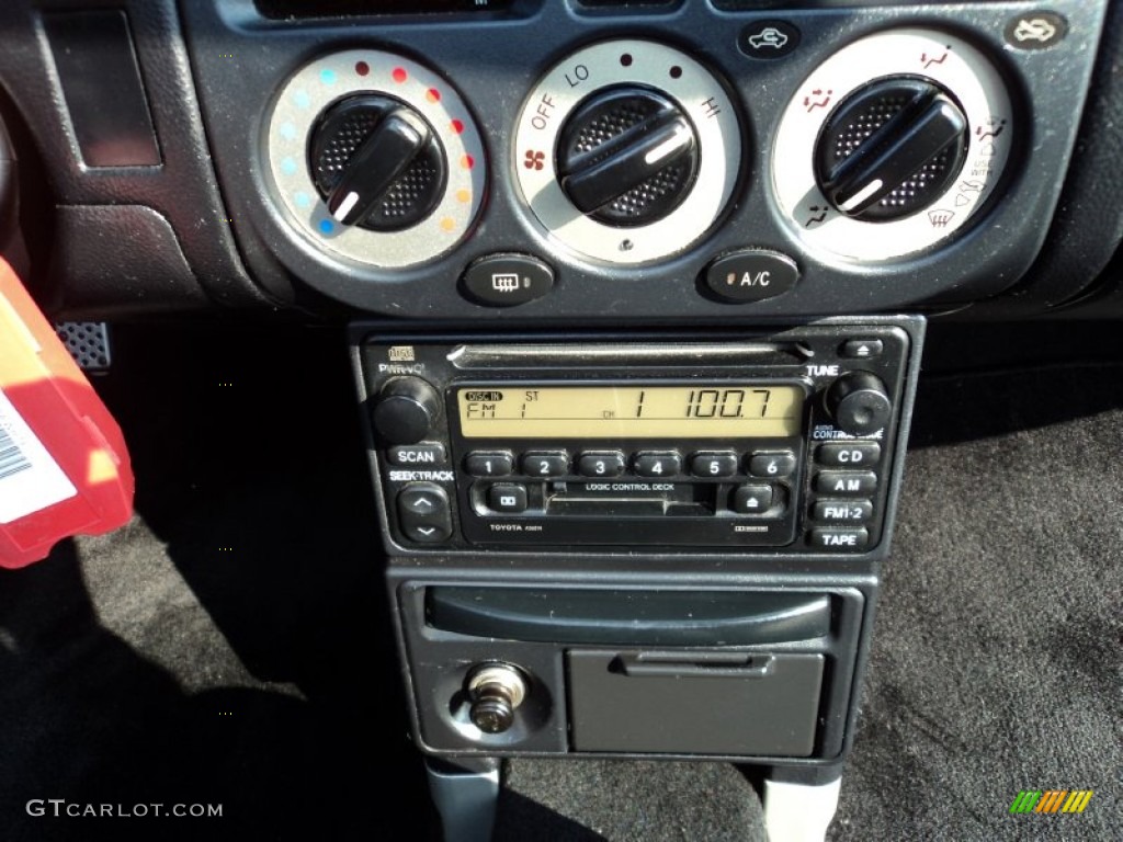 2002 Toyota MR2 Spyder Roadster Controls Photo #50318619