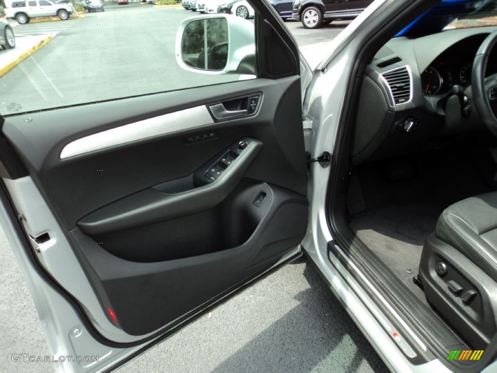 2010 Audi Q5 3.2 quattro Black Door Panel Photo #50321445