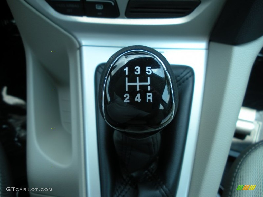 2012 Ford Focus SE 5-Door 5 Speed Manual Transmission Photo #50322345