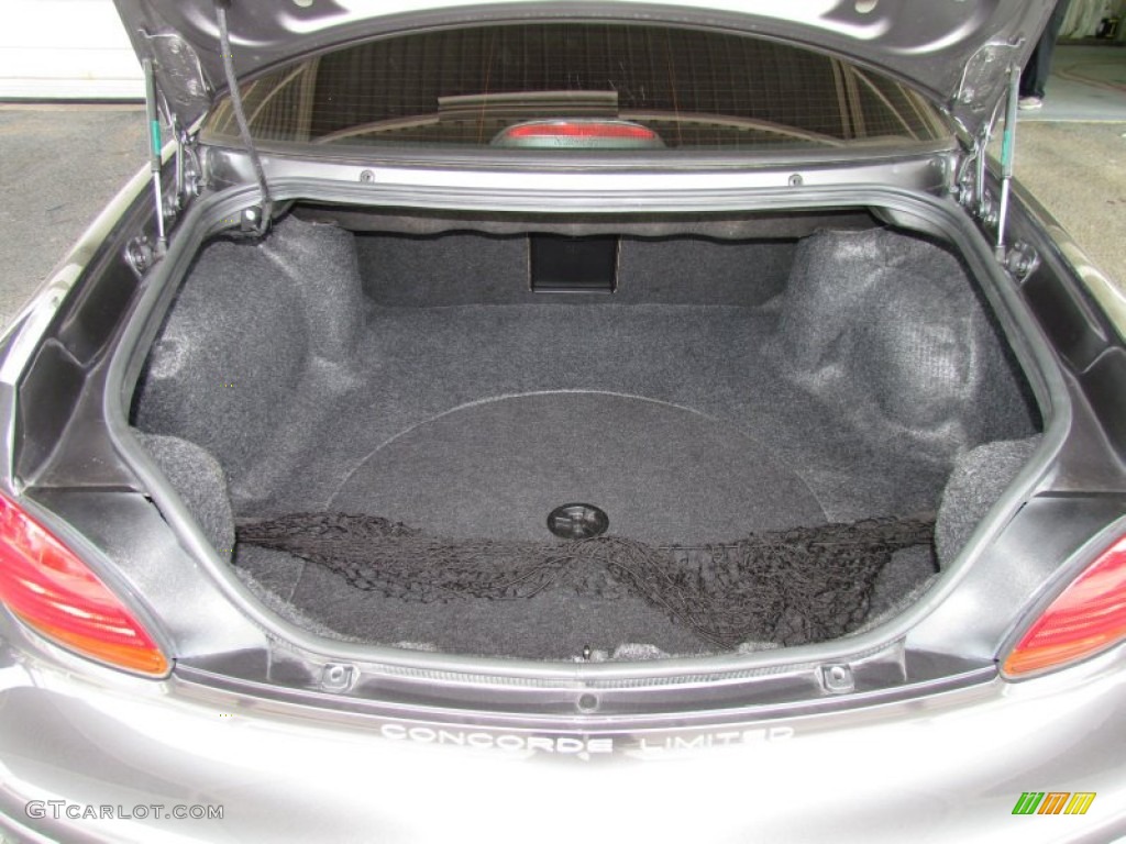 2003 Chrysler Concorde Limited Trunk Photos