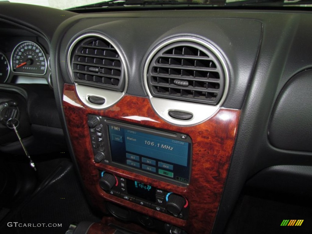 2008 GMC Envoy Denali Controls Photos