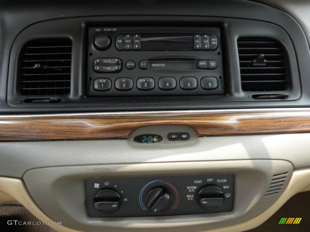 1997 Ford Crown Victoria Standard Crown Victoria Model Controls Photos