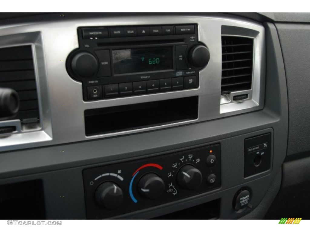 2007 Dodge Ram 1500 SLT Regular Cab Controls Photo #50327748