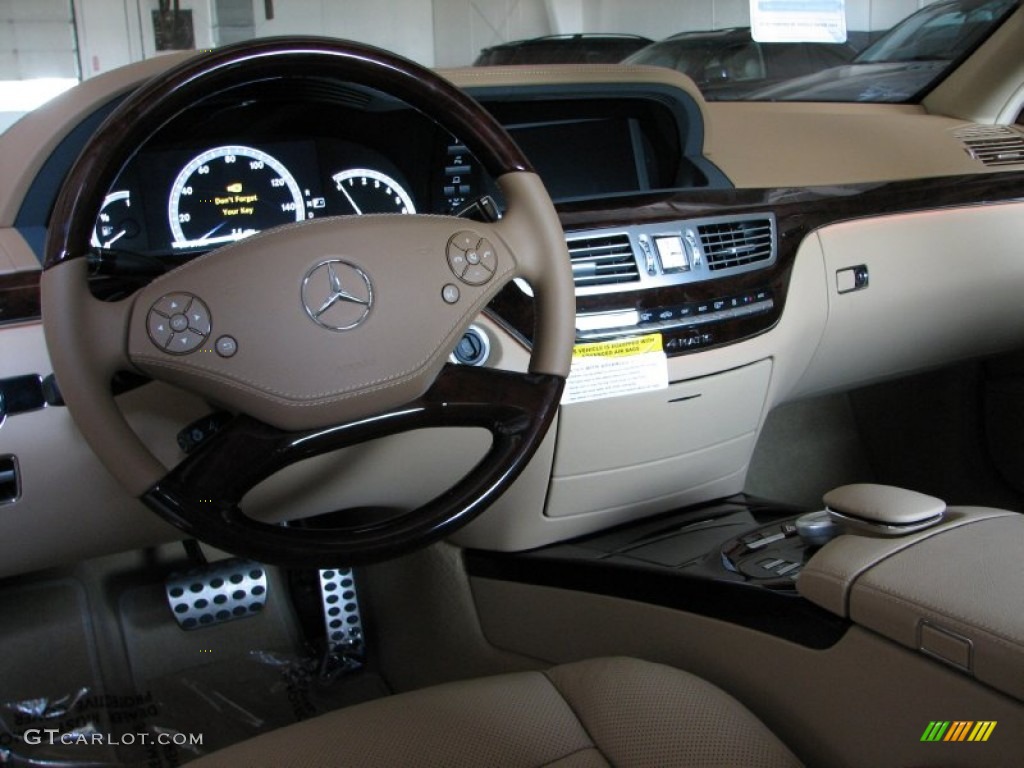 2011 Mercedes-Benz S 550 4Matic Sedan Cashmere/Savanah Dashboard Photo #50328615
