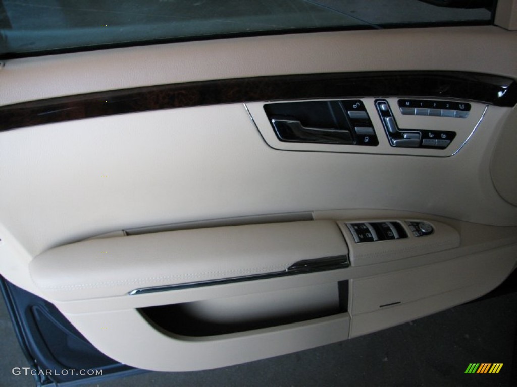 2011 Mercedes-Benz S 550 4Matic Sedan Cashmere/Savanah Door Panel Photo #50328618