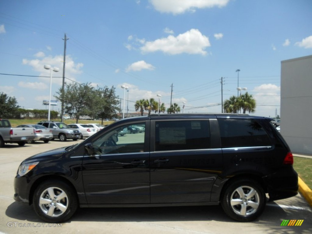 2011 Routan SE - Tanzanite Blue Metallic / Sierra Stone photo #4
